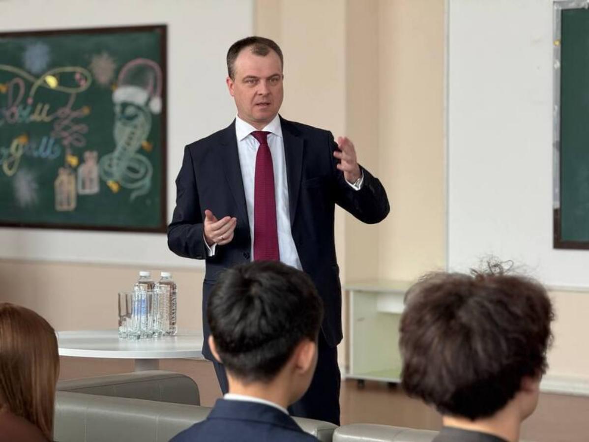 Руководитель Росстандарта провел открытую лекцию для студентов Восточно-Сибирского государственного университета технологий и управления