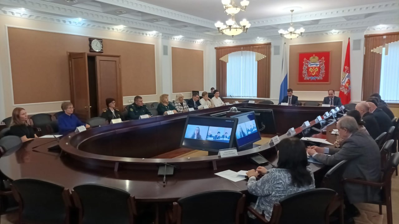 Меры по противодействию незаконному обороту промышленной продукции обсудили в Правительстве Оренбургской области